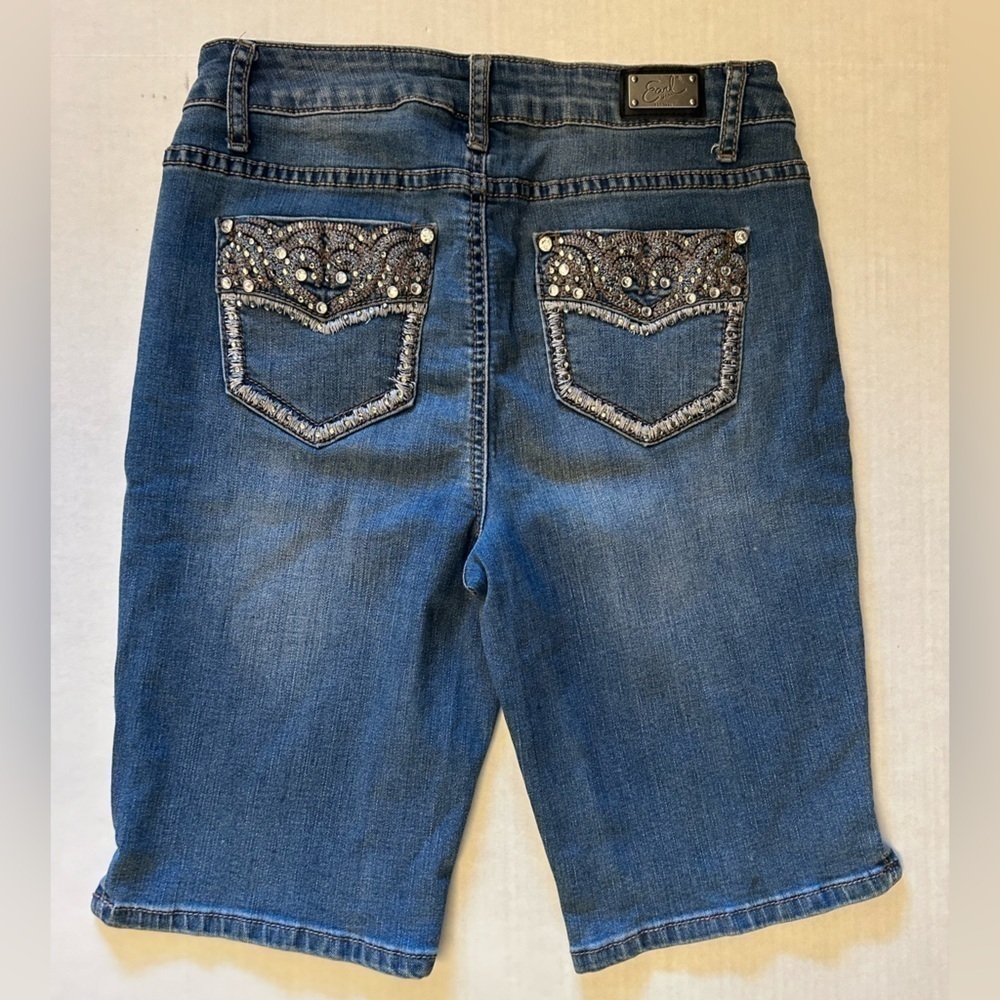 Earl Denim Bermuda shorts‎ embellished w/rhinestones & threading Sz-6 H4